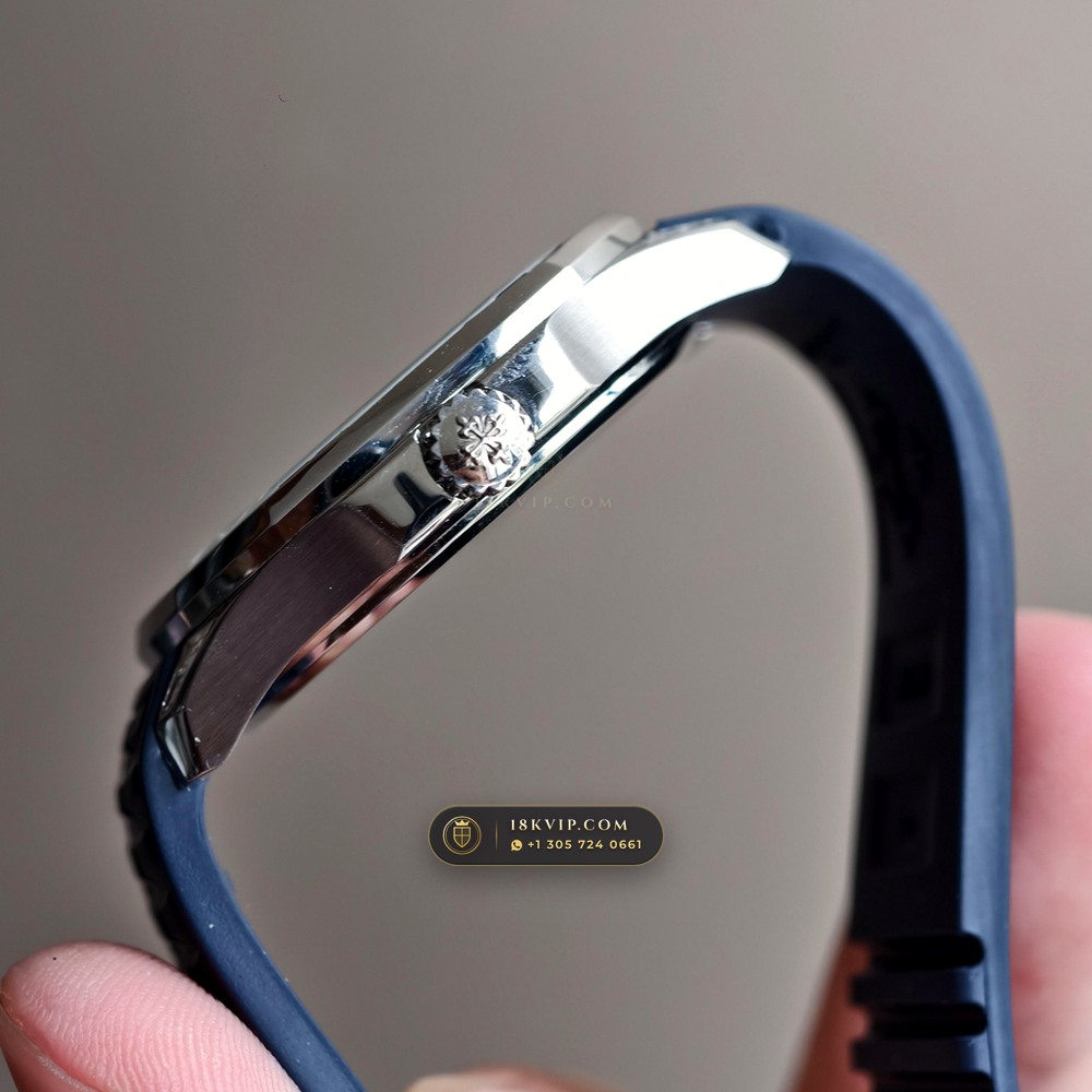 Patek Philippe Aquanaut Luce Haute Joaillerie Diamond-Set Bezel 18K White Gold Ref. 5268/461G-001 — Private Vault Edition — Studio Gallery Plate VI in 18K White Gold Au750 (114.5g Verified Mass, Patek Philippe Cal. 26-330 S C - 21K Gold Rotor)