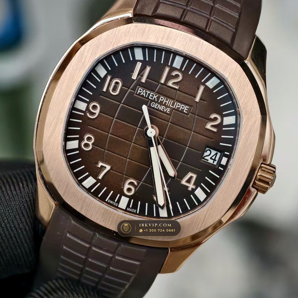 Patek Philippe Aquanaut Extra-Large Self-Winding 18K Rose Gold Master Watchmaker Spec Ref. 5167R — Private Vault Edition — Studio Gallery Plate II in 18K Rose Gold Au750 (108.6g Verified Mass, Patek Philippe Cal. 324 S C - 21K Gold Rotor)