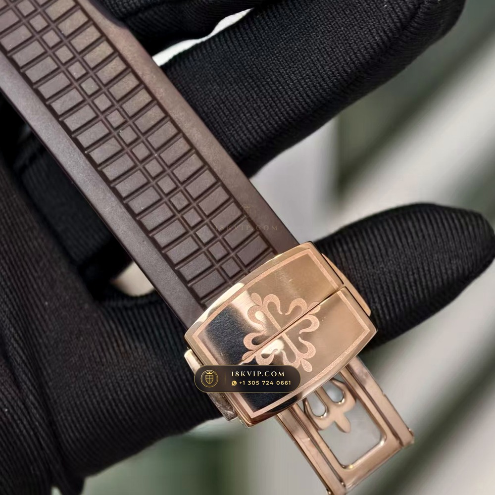Patek Philippe Aquanaut Extra-Large Self-Winding 18K Rose Gold Master Watchmaker Spec Ref. 5167R — Private Vault Edition — Studio Gallery Plate VI in 18K Rose Gold Au750 (108.6g Verified Mass, Patek Philippe Cal. 324 S C - 21K Gold Rotor)