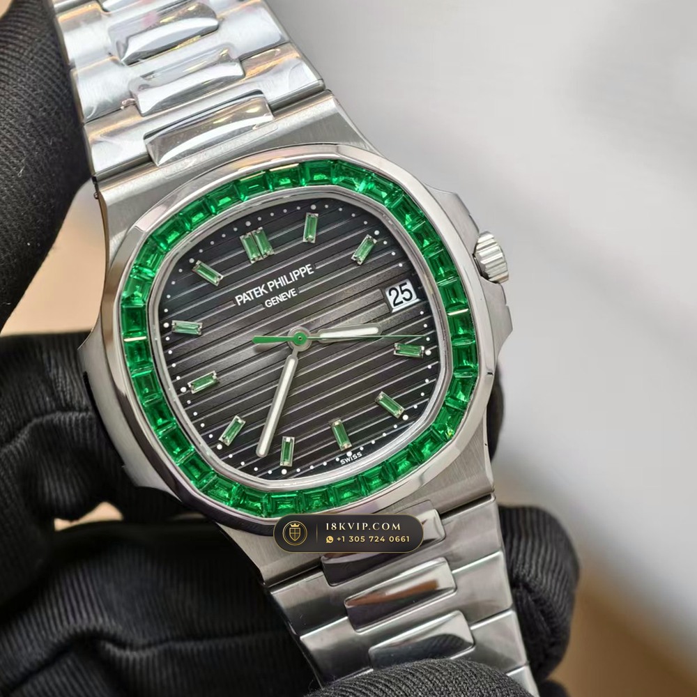 Patek Philippe Nautilus Self-Winding Baguette Emerald Bezel 950 Platinum 22K Gold Rotor Ref. 5711/113P-001 — Private Vault Edition — Studio Gallery Plate X in 950 Platinum Pt950 (244.9g Verified Mass, Patek Philippe Cal. 26-330 S C / Cal. 324 S C - 21K Gold Rotor)