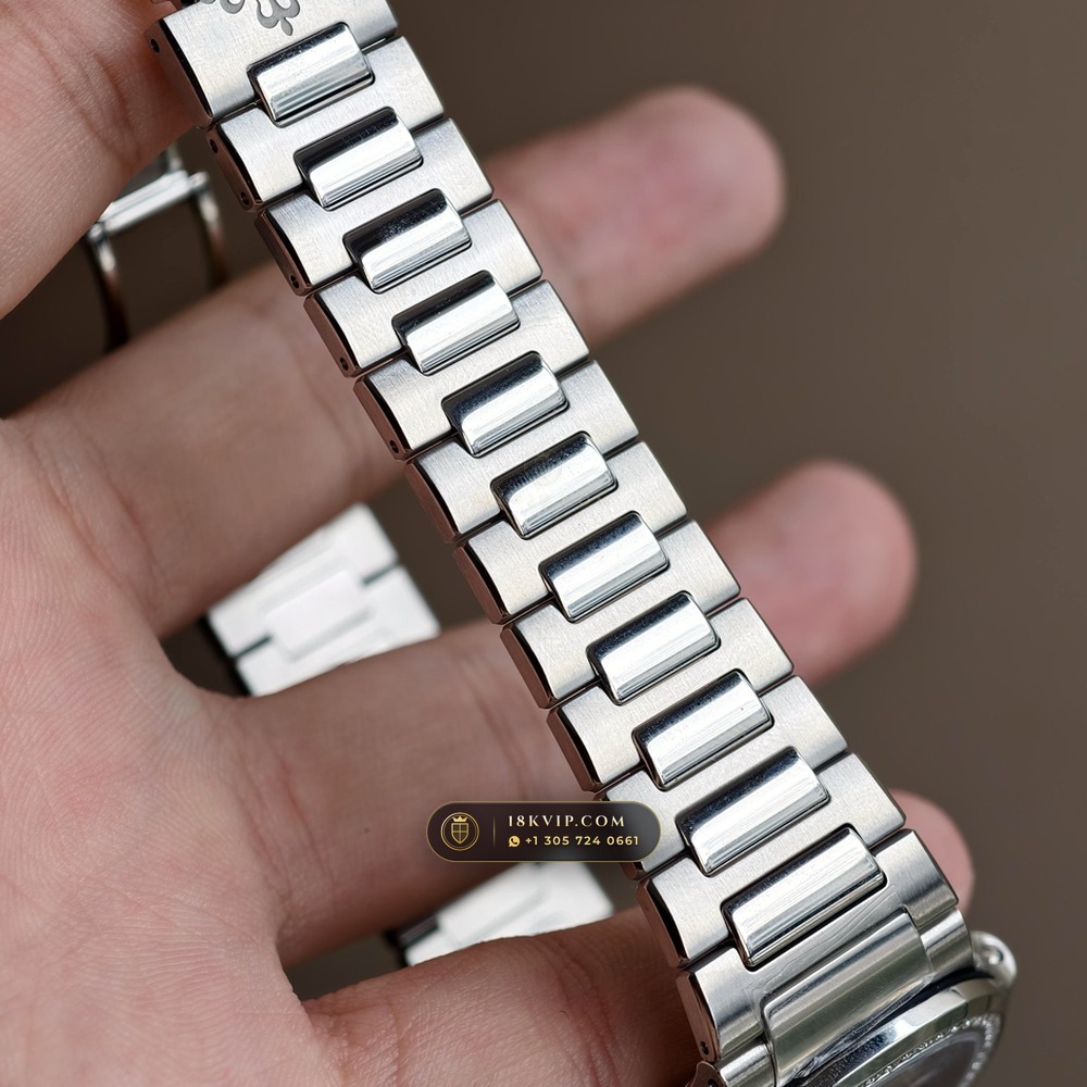 Patek Philippe Nautilus Ladies Automatic Diamond-Set Bezel Ref. 7118/1200A-011 — Private Vault Edition — Studio Gallery Plate VIII in 904L Stainless Steel Custom Architecture (96.4g Verified Mass, Patek Philippe Cal. 324 S C - 21K Gold Rotor)