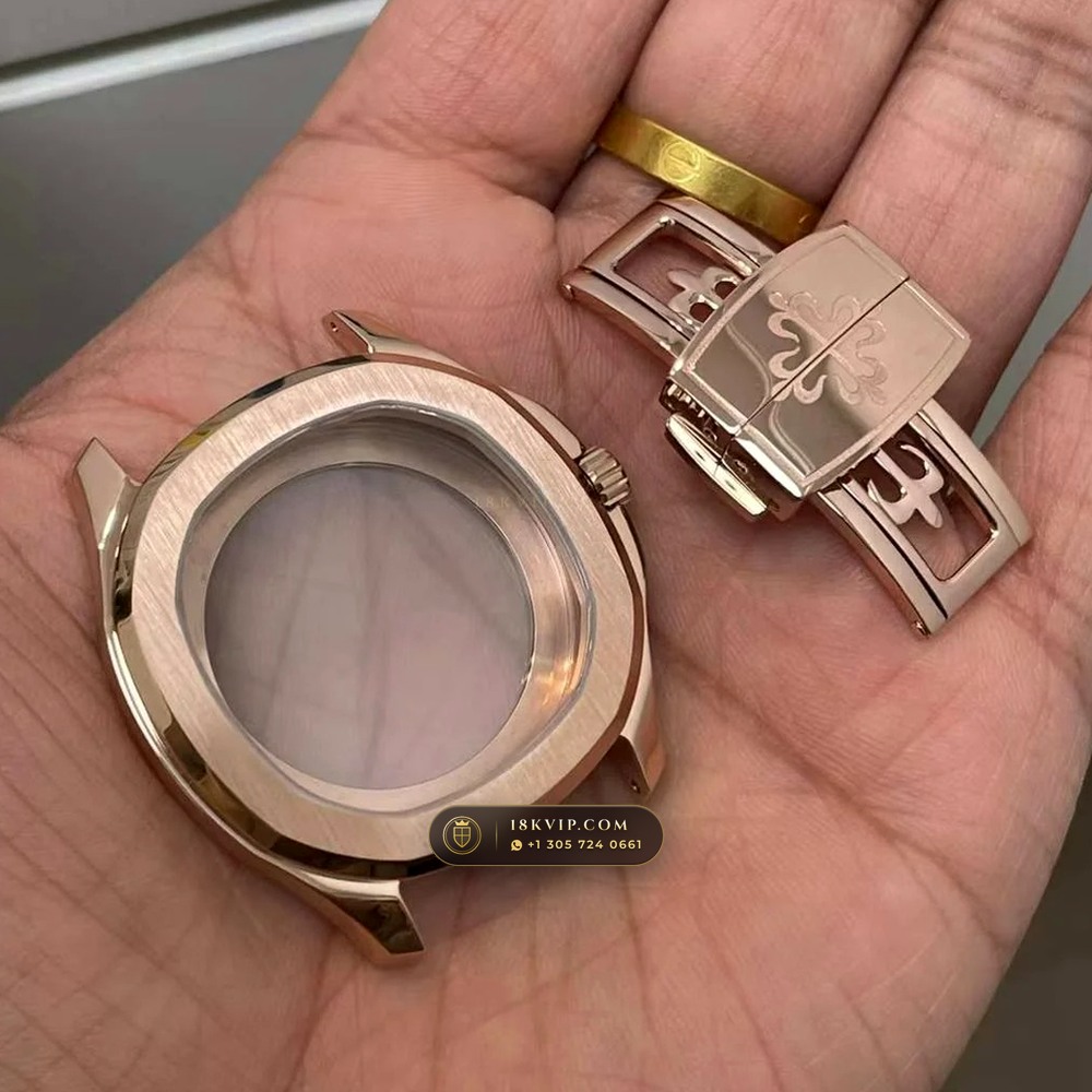 Patek Philippe Aquanaut Extra-Large Self-Winding 18K Rose Gold Monte-Carlo Showroom Spec Ref. 5167R — Private Vault Edition — Studio Gallery Plate X in 18K Rose Gold Au750 (108.1g Verified Mass, Patek Philippe Cal. 324 S C - 21K Gold Rotor)