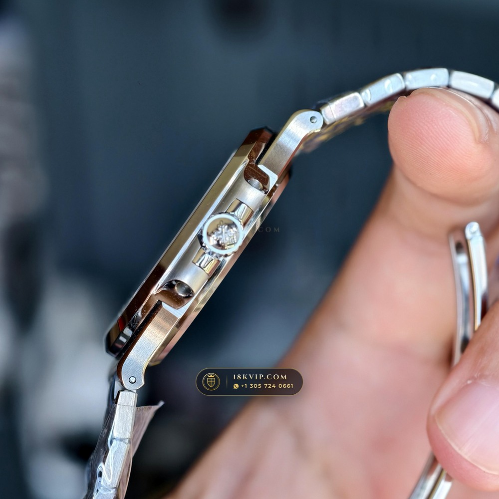 Patek Philippe Nautilus Self-Winding 22K Gold Rotor 5-Axis CNC Case Ref. 5711/1A-014 — Private Vault Edition — Studio Gallery Plate V in 904L Stainless Steel Custom Architecture (115.2g Verified Mass, Patek Philippe Cal. 26-330 S C / Cal. 324 S C - 21K Gold Rotor)