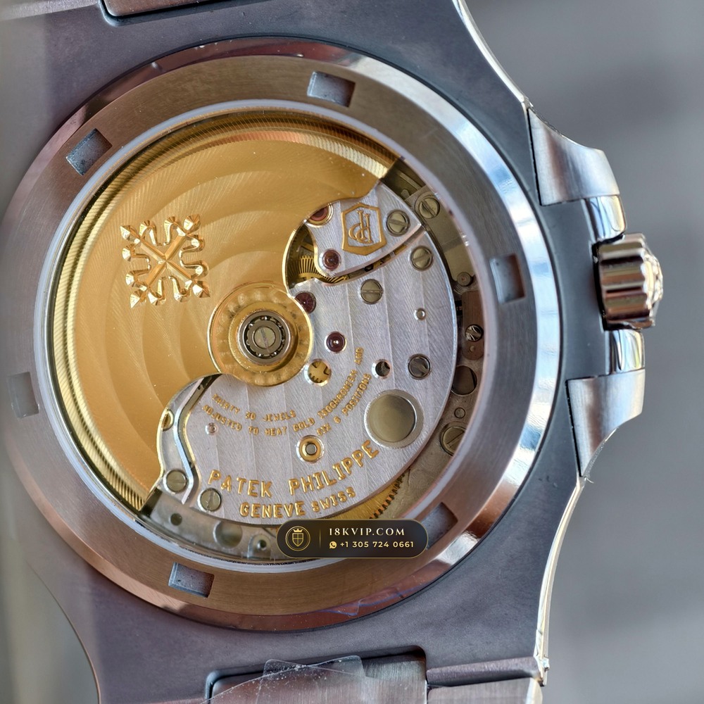 Patek Philippe Nautilus Self-Winding 22K Gold Rotor 5-Axis CNC Case Ref. 5711/1A-014 — Private Vault Edition — Studio Gallery Plate VIII in 904L Stainless Steel Custom Architecture (115.2g Verified Mass, Patek Philippe Cal. 26-330 S C / Cal. 324 S C - 21K Gold Rotor)