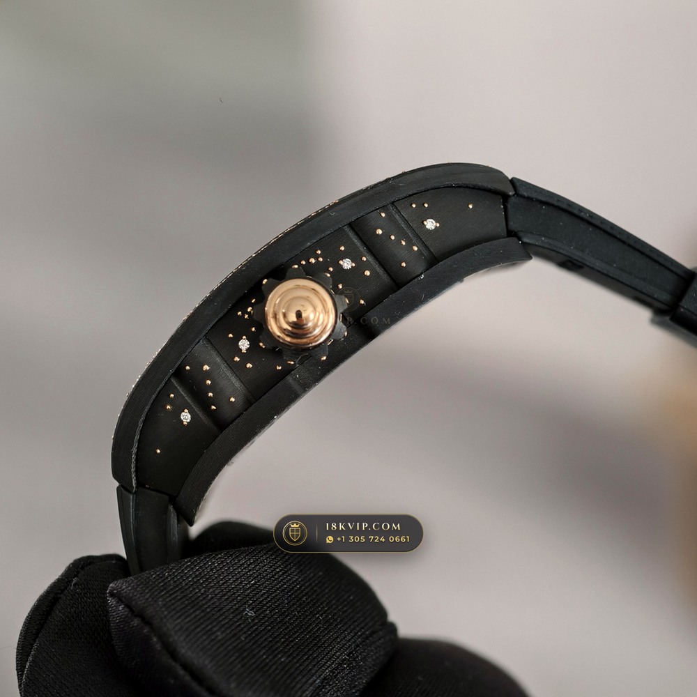 Richard Mille RM 07-01 Automatic Tonneau Dark Night Carbon TPT & Gold Leaf Geneva Atelier Spec — Private Vault Edition — Studio Gallery Plate IV in Carbon TPT & Grade 5 Titanium (58.1g Verified Mass, Richard Mille Cal. CRMA2 Variable-Geometry Rotor)