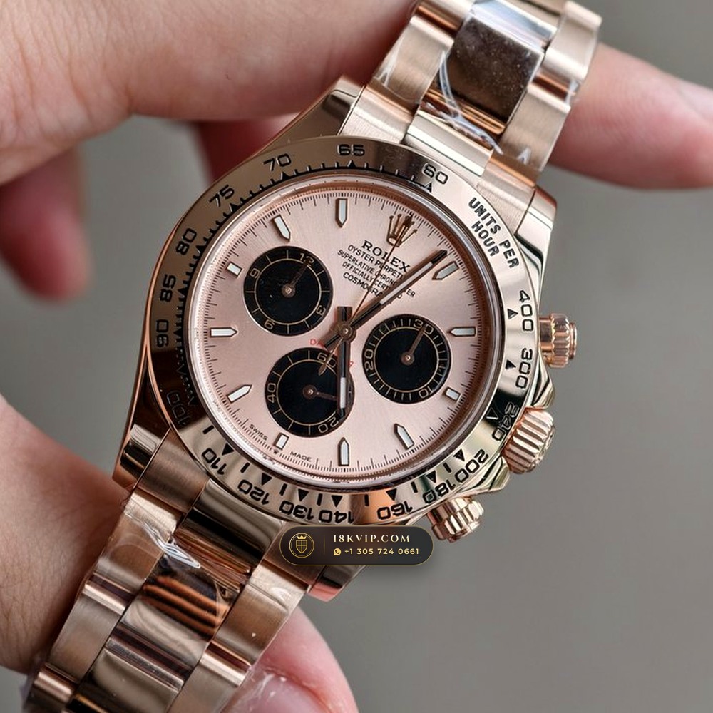 Rolex Cosmograph Daytona Sundust Dial & Black Subdials 18K Everose Gold Ref. 126505 — Private Vault Edition — Studio Gallery Plate III in 18K Rose Gold Au750 (216.2g Verified Mass, Rolex Manufacture Cal. 4131 - 72h Power Reserve)
