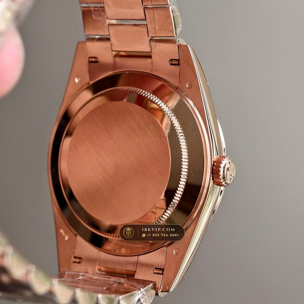 Rolex Day-Date 40 Graduated Slate Ombre Dial 18K Everose Gold Ref. 228235 — Private Vault Edition — Studio Gallery Plate VI in 18K Rose Gold Au750 (210.3g Verified Mass, Rolex Manufacture Cal. 3255 - 70h Power Reserve)