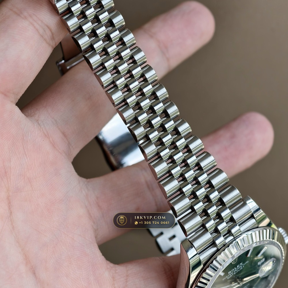 Rolex Datejust 41 Sunray Emerald / Khaki Green Dial Ref. 126334 — Private Vault Edition — Studio Gallery Plate VIII in 904L Stainless Steel Custom Architecture (136.8g Verified Mass, Rolex Manufacture Cal. 3235 - 70h Power Reserve)