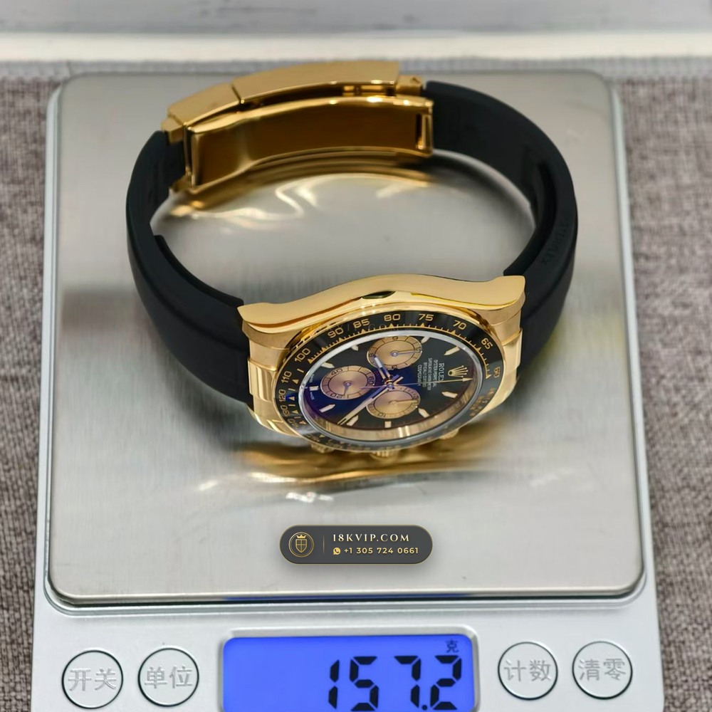 Rolex Cosmograph Daytona 18K Yellow Gold Free-Sprung Calibre Ref. 126518LN — Private Vault Edition — Studio Gallery Plate IX in 18K Yellow Gold Au750 (160.6g Verified Mass, Rolex Manufacture Cal. 4131 - 72h Power Reserve)