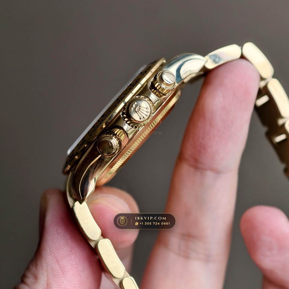 Rolex Cosmograph Daytona 18K Yellow Gold Ref. 116528 — Private Vault Edition — Studio Gallery Plate V in 18K Yellow Gold Au750 (216.2g Verified Mass, Rolex Manufacture Cal. 4130 - 72h Power Reserve)