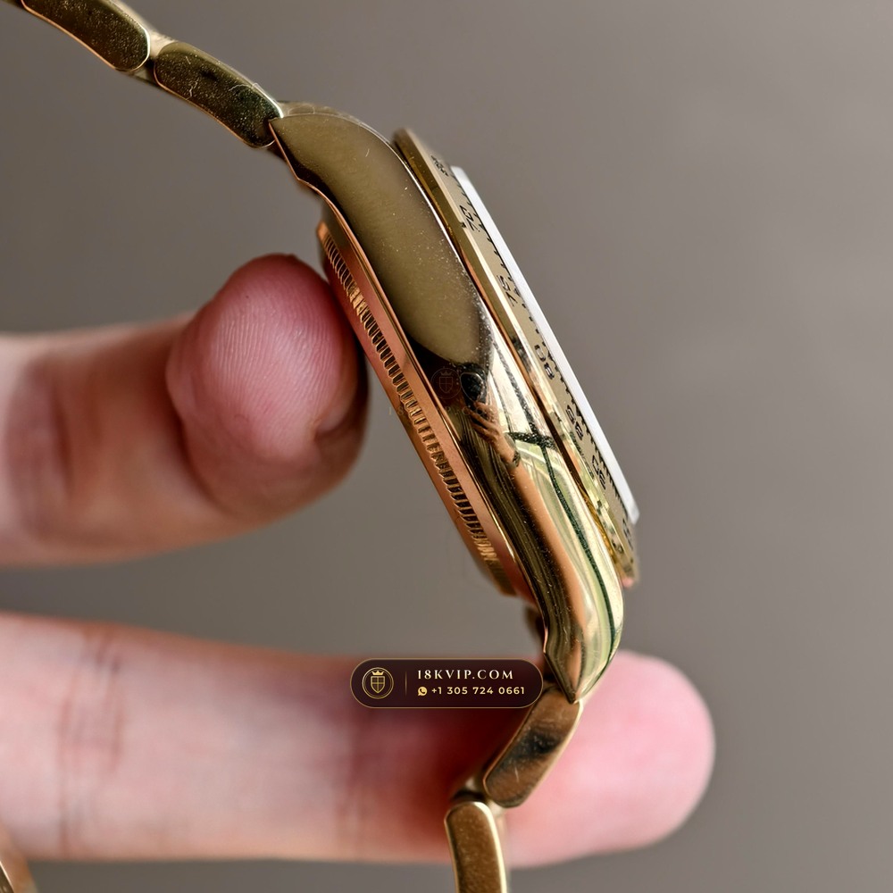 Rolex Cosmograph Daytona 18K Yellow Gold Ref. 116528 — Private Vault Edition — Studio Gallery Plate VI in 18K Yellow Gold Au750 (216.2g Verified Mass, Rolex Manufacture Cal. 4130 - 72h Power Reserve)