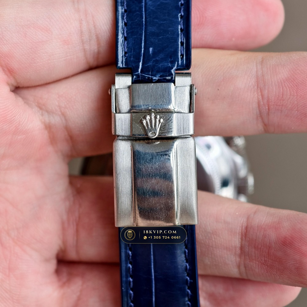 Rolex Cosmograph Daytona Blue Sodalite Stone Dial 18K White Gold Ref. 116589SACI — Private Vault Edition — Studio Gallery Plate VII in 18K White Gold Au750 (153.2g Verified Mass, Rolex Manufacture Cal. 4130 - 72h Power Reserve)