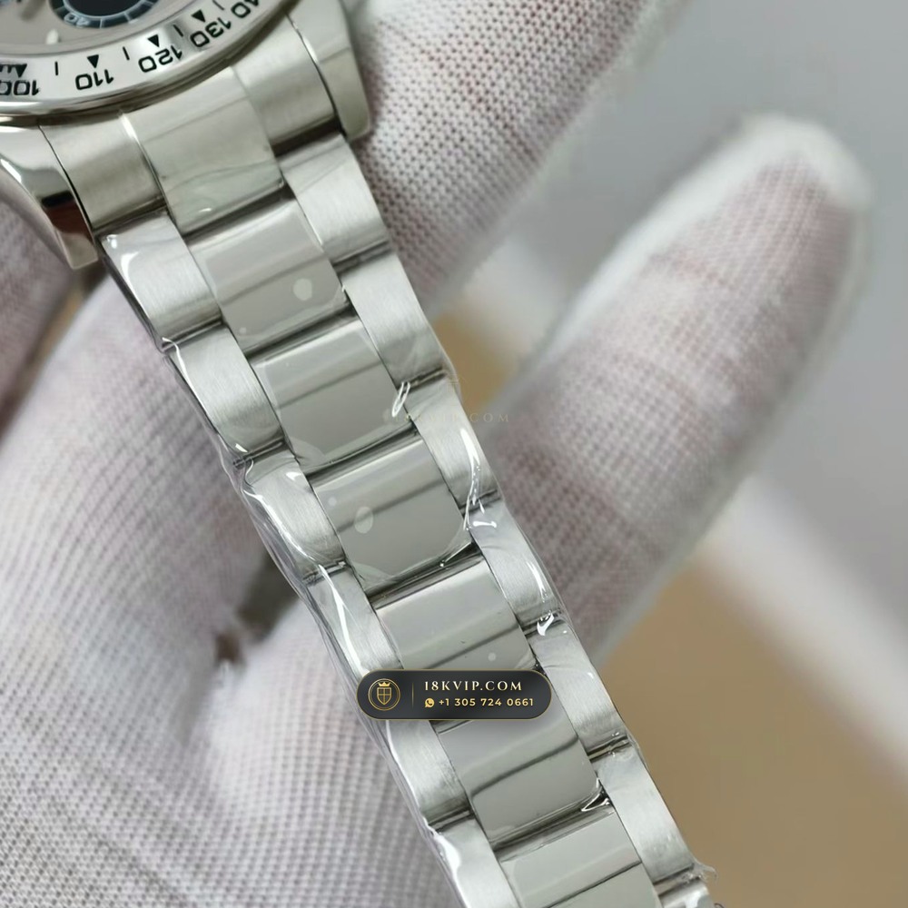 Rolex Cosmograph Daytona 18K White Gold Geneva Atelier Spec Ref. 126509 — Private Vault Edition — Studio Gallery Plate VII in 18K White Gold Au750 (216.2g Verified Mass, Rolex Manufacture Cal. 4131 - 72h Power Reserve)