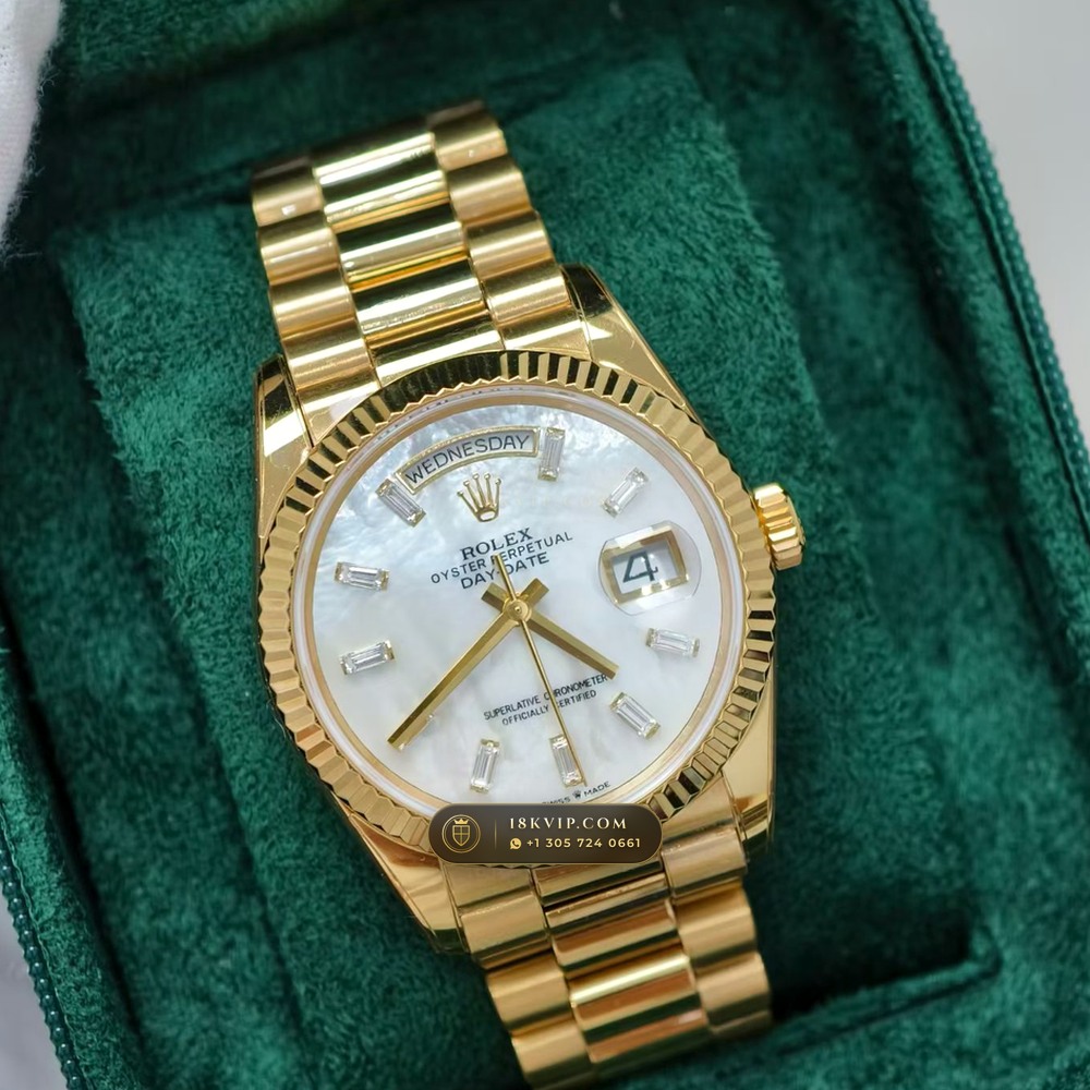 Rolex Day-Date 36 Iridescent Natural Mother-of-Pearl Dial 18K Yellow Gold Ref. 128238 — Private Vault Edition — Studio Gallery Plate II in 18K Yellow Gold Au750 (183.4g Verified Mass, Rolex Manufacture Cal. 3255 - 70h Power Reserve)
