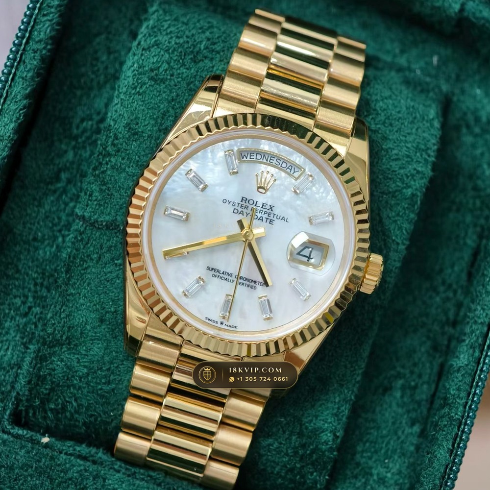 Rolex Day-Date 36 Iridescent Natural Mother-of-Pearl Dial 18K Yellow Gold Ref. 128238 — Private Vault Edition — Studio Gallery Plate III in 18K Yellow Gold Au750 (183.4g Verified Mass, Rolex Manufacture Cal. 3255 - 70h Power Reserve)