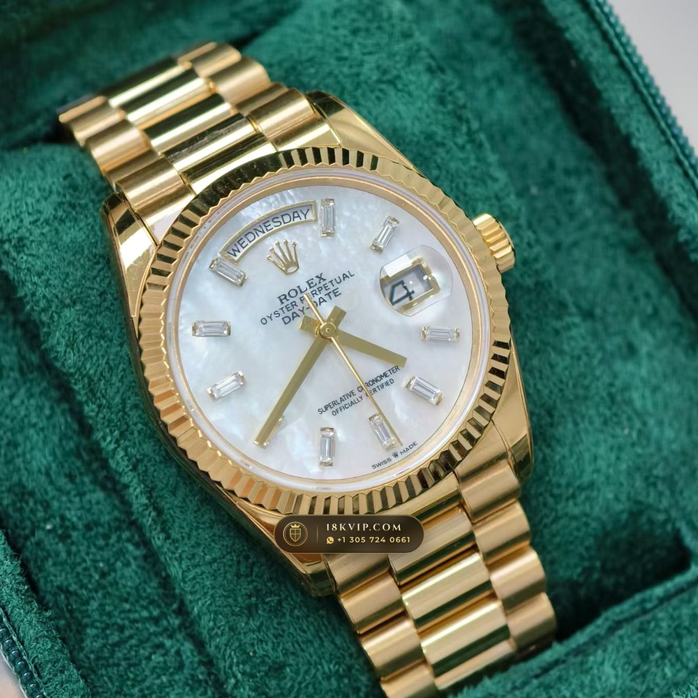 Rolex Day-Date 36 Iridescent Natural Mother-of-Pearl Dial 18K Yellow Gold Ref. 128238 — Private Vault Edition — Studio Gallery Plate IV in 18K Yellow Gold Au750 (183.4g Verified Mass, Rolex Manufacture Cal. 3255 - 70h Power Reserve)