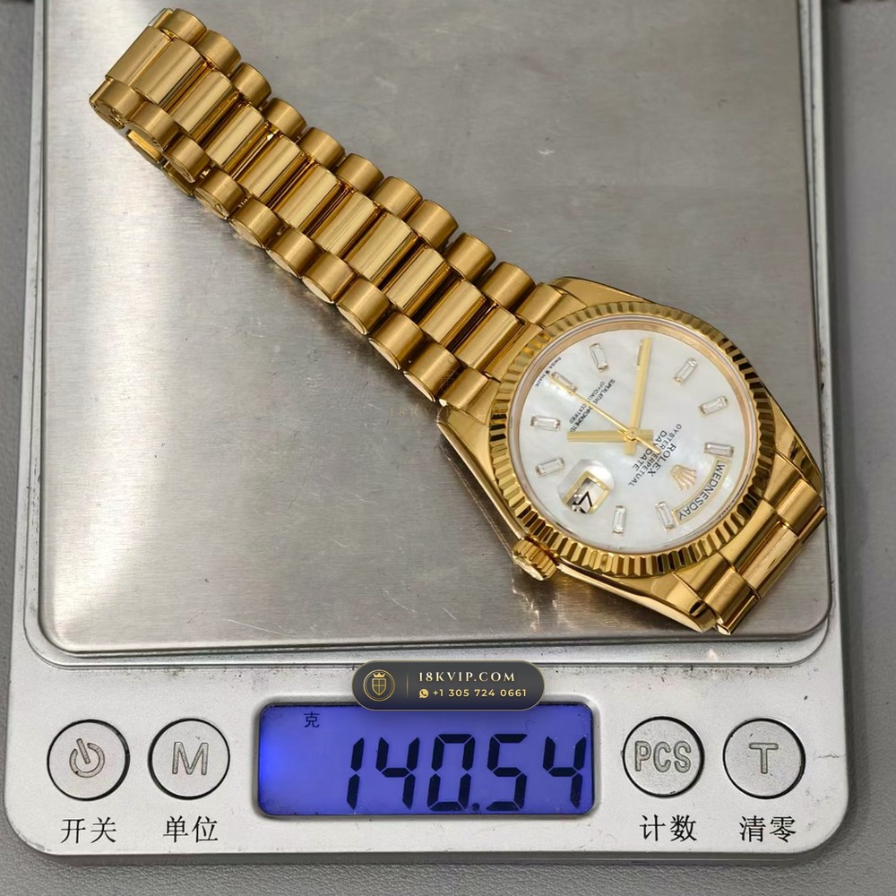 Rolex Day-Date 36 Iridescent Natural Mother-of-Pearl Dial 18K Yellow Gold Ref. 128238 — Private Vault Edition — Studio Gallery Plate IX in 18K Yellow Gold Au750 (183.4g Verified Mass, Rolex Manufacture Cal. 3255 - 70h Power Reserve)