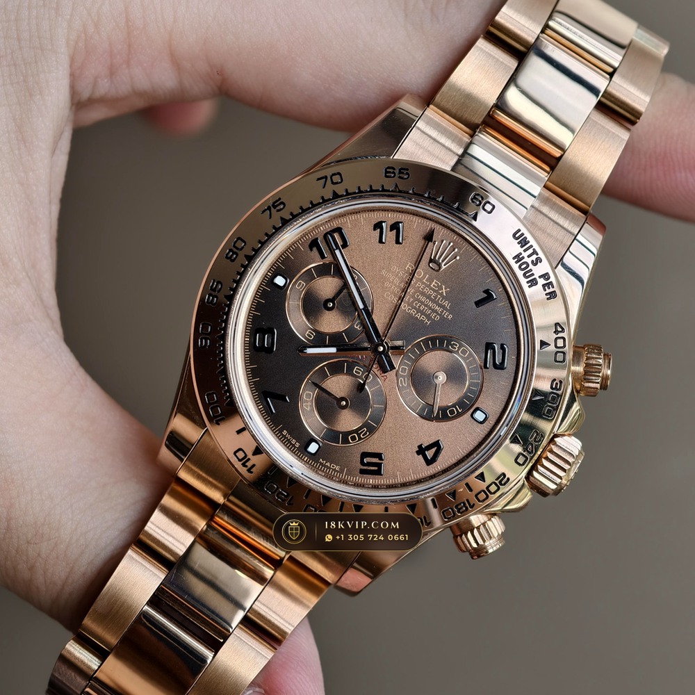 Rolex Cosmograph Daytona 18K Everose Gold Ref. 116505 — Private Vault Edition — Studio Gallery Plate II in 18K Rose Gold Au750 (216.6g Verified Mass, Rolex Manufacture Cal. 4130 - 72h Power Reserve)