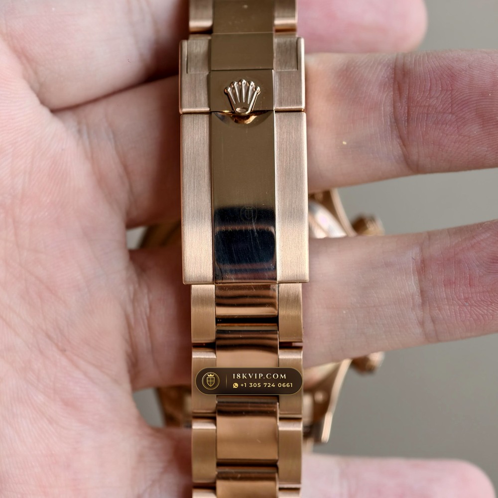 Rolex Cosmograph Daytona 18K Everose Gold Ref. 116505 — Private Vault Edition — Studio Gallery Plate VIII in 18K Rose Gold Au750 (216.6g Verified Mass, Rolex Manufacture Cal. 4130 - 72h Power Reserve)