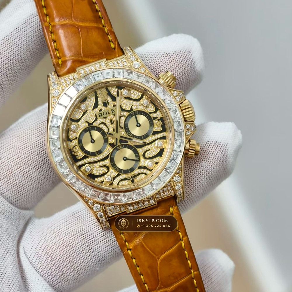 Rolex Cosmograph Daytona Baguette Diamond Edition 18K Yellow Gold Ref. 116588TBR — Private Vault Edition — Studio Gallery Plate II in 18K Yellow Gold Au750 (160.4g Verified Mass, Rolex Manufacture Cal. 4130 - 72h Power Reserve)