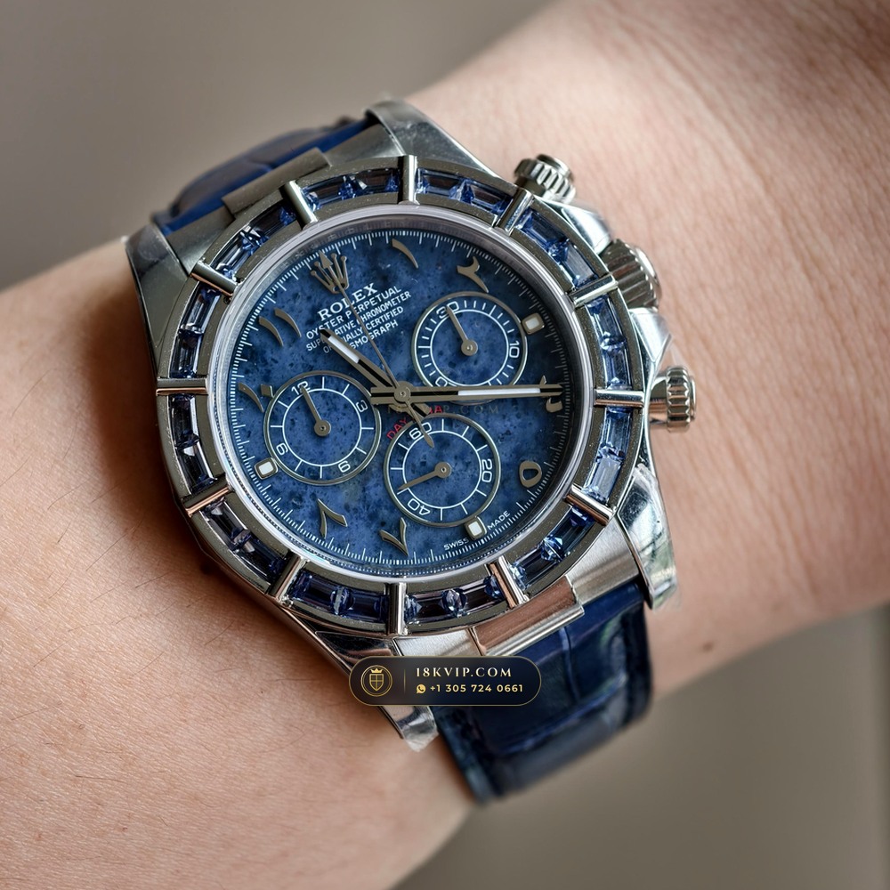Rolex Cosmograph Daytona Blue Sodalite Stone Dial Diamond-Set Bezel 18K White Gold Ref. 116589SACI — Private Vault Edition — Studio Gallery Plate XI in 18K White Gold Au750 (153.8g Verified Mass, Rolex Manufacture Cal. 4130 - 72h Power Reserve)