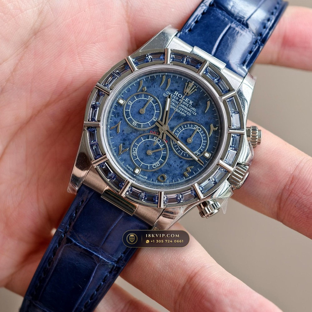 Rolex Cosmograph Daytona Blue Sodalite Stone Dial Diamond-Set Bezel 18K White Gold Ref. 116589SACI — Private Vault Edition — Studio Gallery Plate VI in 18K White Gold Au750 (153.8g Verified Mass, Rolex Manufacture Cal. 4130 - 72h Power Reserve)
