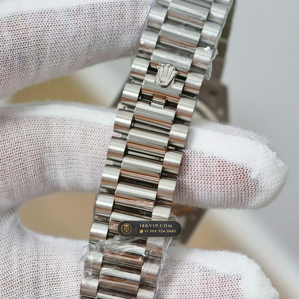 Rolex Day-Date 36 18K White Gold Ref. 128239 — Private Vault Edition — Studio Gallery Plate VII in 18K White Gold Au750 (183.4g Verified Mass, Rolex Manufacture Cal. 3255 - 70h Power Reserve)