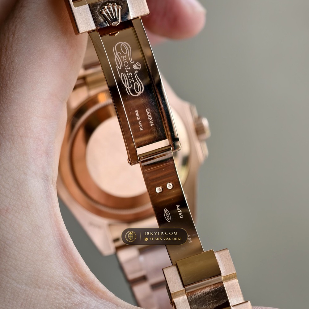Rolex GMT-Master II Golden Chatoyant Tiger Eye Dial 18K Everose Gold Ref. 126715CHNR — Private Vault Edition — Studio Gallery Plate VII in 18K Rose Gold Au750 (225.4g Verified Mass, Rolex Manufacture Cal. 3285 - 70h Power Reserve)