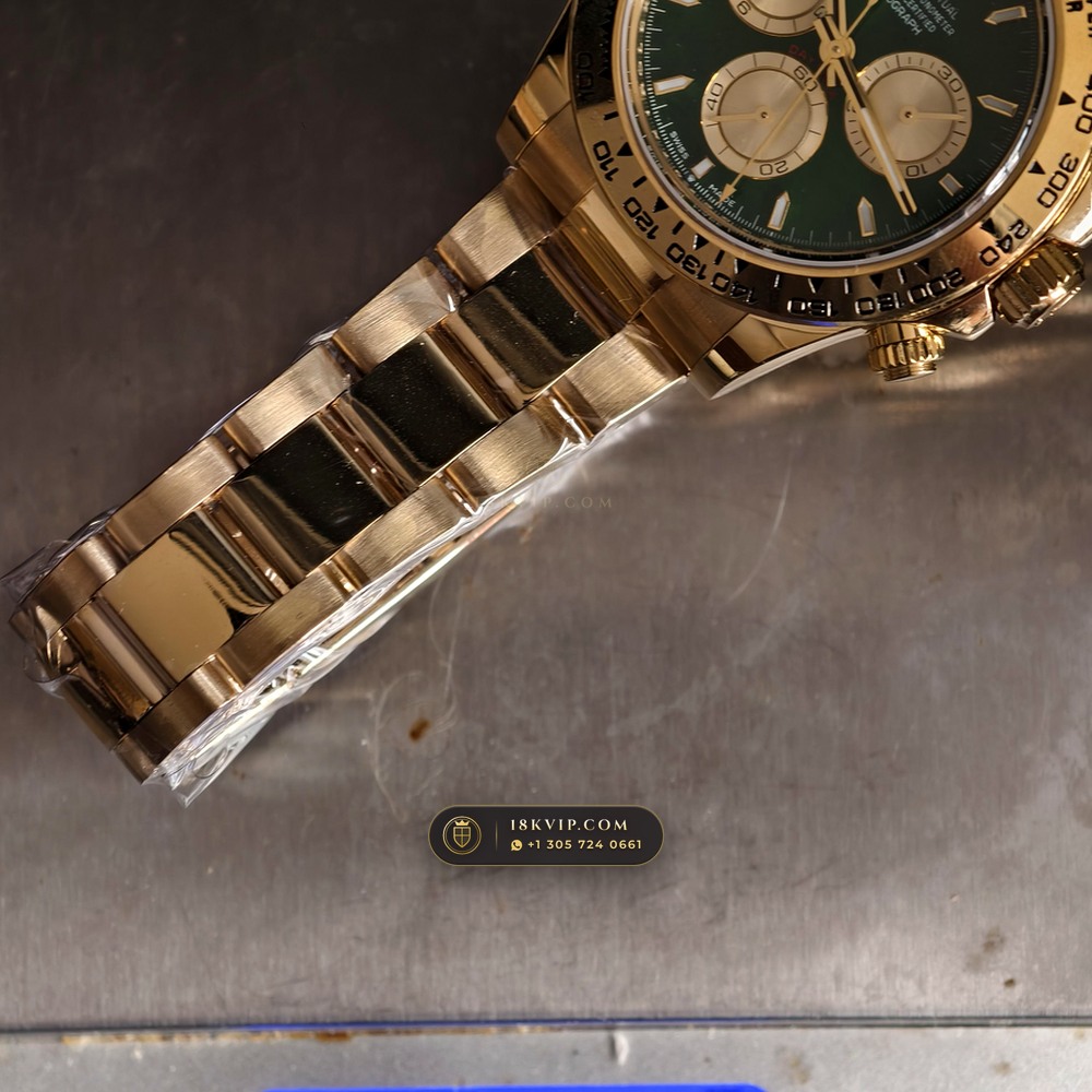 Rolex Cosmograph Daytona John Mayer II Emerald & Gold Dial 18K Yellow Gold Ref. 126508 — Private Vault Edition — Studio Gallery Plate IX in 18K Yellow Gold Au750 (216.8g Verified Mass, Rolex Manufacture Cal. 4131 - 72h Power Reserve)