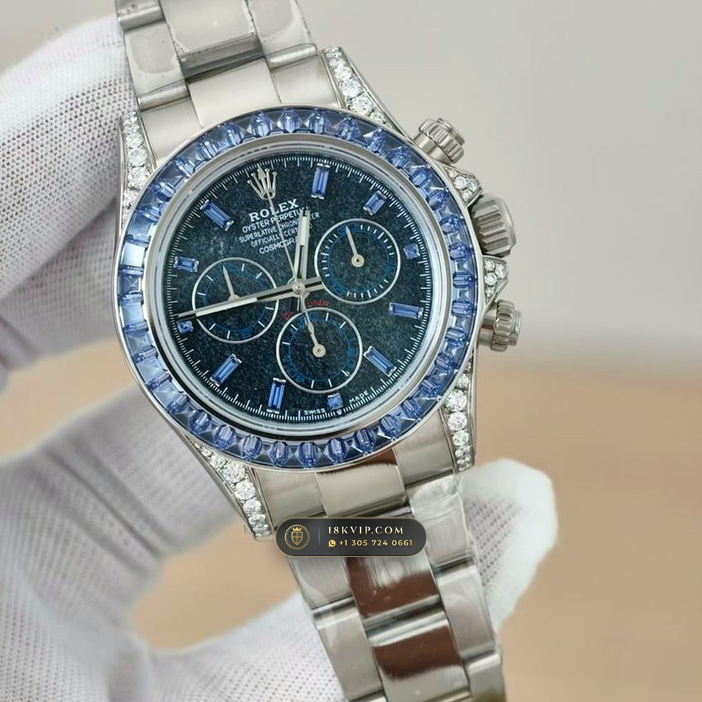 Rolex Cosmograph Daytona Off-Catalogue Blue Sapphire Bezel & Obsidian Dial 18K White Gold Ref. 126599TSA — Private Vault Edition — Studio Gallery Plate II in 18K White Gold Au750 (216.7g Verified Mass, Rolex Manufacture Cal. 4131 - 72h Power Reserve)