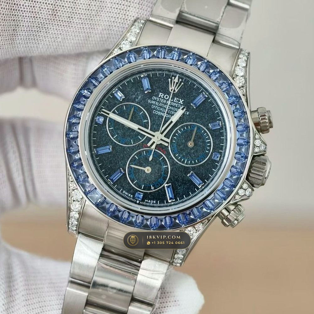 Rolex Cosmograph Daytona Off-Catalogue Blue Sapphire Bezel & Obsidian Dial 18K White Gold Ref. 126599TSA — Private Vault Edition — Studio Gallery Plate III in 18K White Gold Au750 (216.7g Verified Mass, Rolex Manufacture Cal. 4131 - 72h Power Reserve)