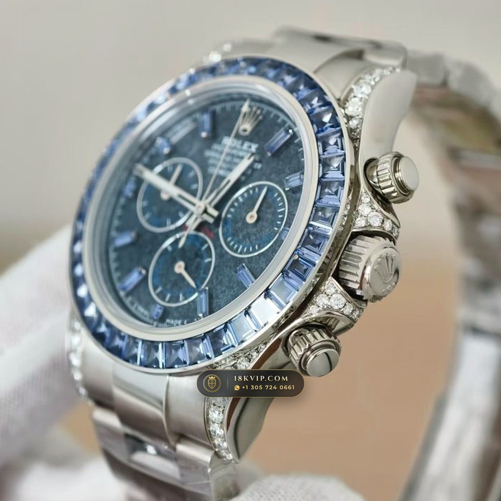 Rolex Cosmograph Daytona Off-Catalogue Blue Sapphire Bezel & Obsidian Dial 18K White Gold Ref. 126599TSA — Private Vault Edition — Studio Gallery Plate IV in 18K White Gold Au750 (216.7g Verified Mass, Rolex Manufacture Cal. 4131 - 72h Power Reserve)