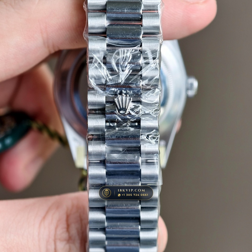 Rolex Day-Date 40 Baguette Emerald Bezel 950 Platinum Ref. 228396TEM — Private Vault Edition — Studio Gallery Plate X in 950 Platinum Pt950 (280.7g Verified Mass, Rolex Manufacture Cal. 3255 - 70h Power Reserve)