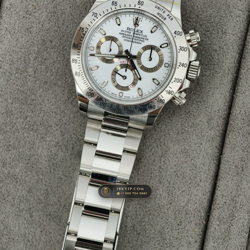 Rolex Cosmograph Daytona Ref. 116520 — Private Vault Edition — Studio Gallery Plate II in 904L Stainless Steel Custom Architecture (143.3g Verified Mass, Rolex Manufacture Cal. 4130 - 72h Power Reserve)