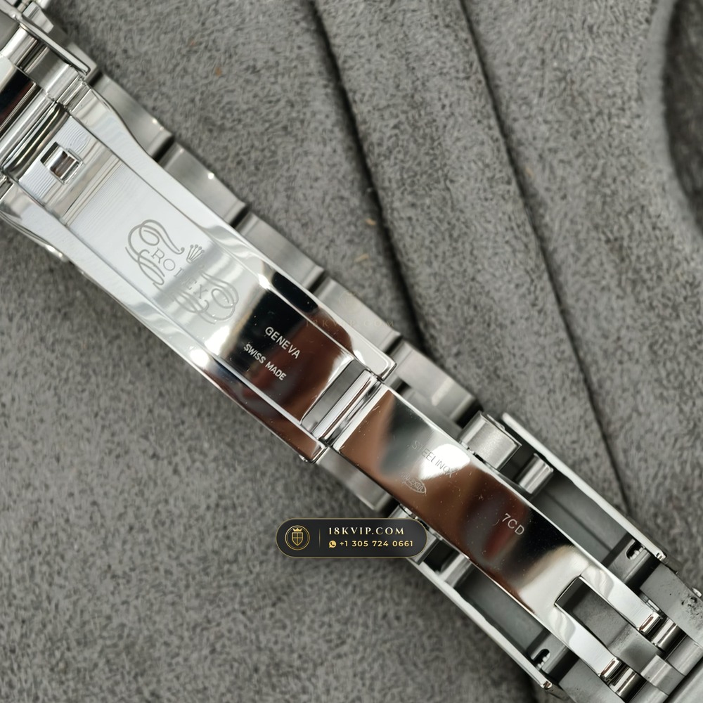 Rolex Cosmograph Daytona Ref. 116520 — Private Vault Edition — Studio Gallery Plate VII in 904L Stainless Steel Custom Architecture (143.3g Verified Mass, Rolex Manufacture Cal. 4130 - 72h Power Reserve)