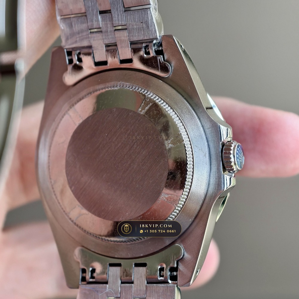 Rolex GMT-Master Vintage Coke Red & Black Bezel Ref. 1675 — Private Vault Edition — Studio Gallery Plate VI in 904L Stainless Steel Custom Architecture (114.2g Verified Mass, Rolex Vintage Automatic Calibre)