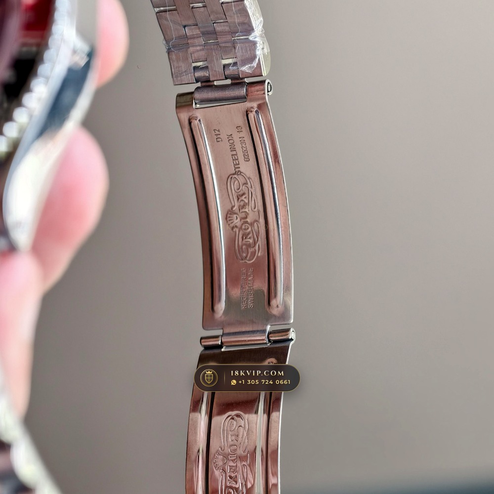 Rolex GMT-Master Vintage Coke Red & Black Bezel Ref. 1675 — Private Vault Edition — Studio Gallery Plate IX in 904L Stainless Steel Custom Architecture (114.2g Verified Mass, Rolex Vintage Automatic Calibre)