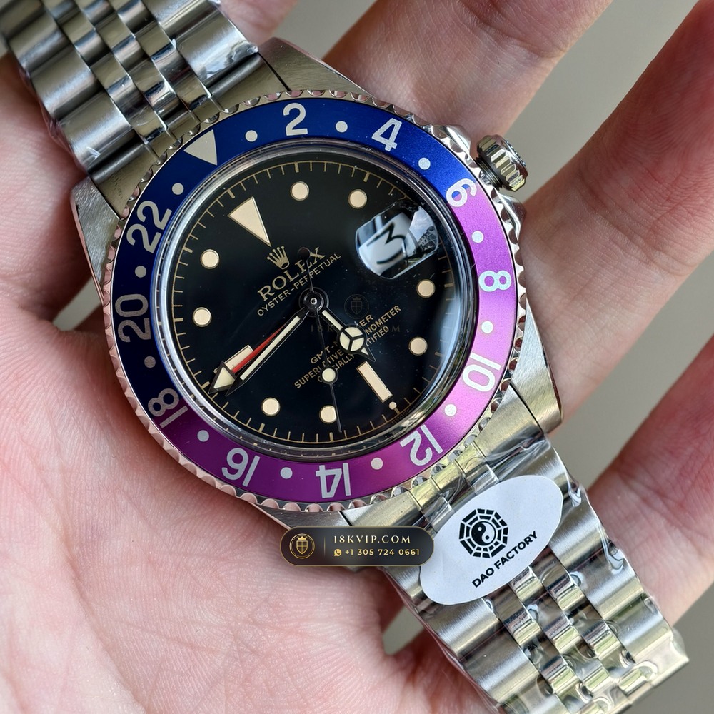 Rolex GMT-Master Vintage Ref. 1675 — Private Vault Edition — Studio Gallery Plate II in 904L Stainless Steel Custom Architecture (113.9g Verified Mass, Rolex Vintage Automatic Calibre)