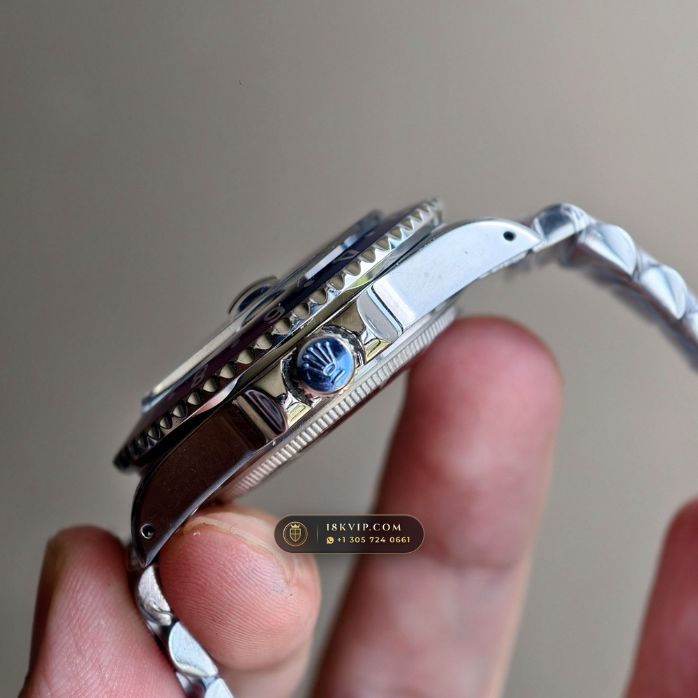 Rolex GMT-Master Vintage Ref. 1675 — Private Vault Edition — Studio Gallery Plate V in 904L Stainless Steel Custom Architecture (113.9g Verified Mass, Rolex Vintage Automatic Calibre)