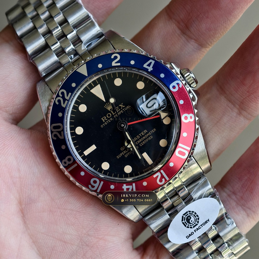 Rolex GMT-Master Vintage Pepsi Red & Blue Cerachrom Ref. 1675 — Private Vault Edition — Studio Gallery Plate II in 904L Stainless Steel Custom Architecture (113.6g Verified Mass, Rolex Vintage Automatic Calibre)