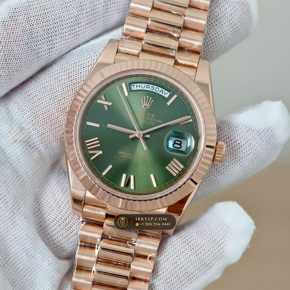 Rolex Day-Date 40 18K Everose Gold Ref. 228235 — Private Vault Edition — Studio Gallery Plate III in 18K Rose Gold Au750 (210.2g Verified Mass, Rolex Manufacture Cal. 3255 - 70h Power Reserve)