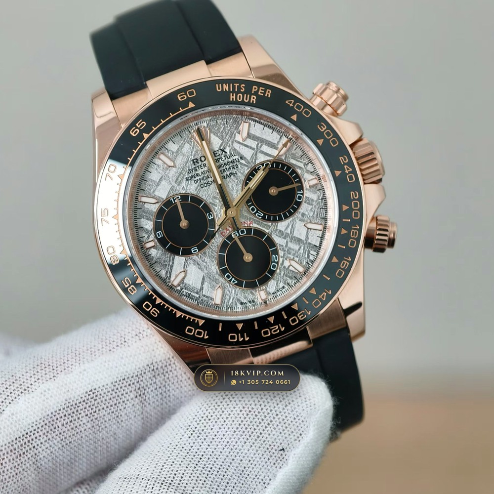 Rolex Cosmograph Daytona Gibeon Meteorite Dial 18K Everose Gold Ref. 126515 — Private Vault Edition — Studio Gallery Plate II in 18K Rose Gold Au750 (160.9g Verified Mass, Rolex Manufacture Cal. 4131 - 72h Power Reserve)
