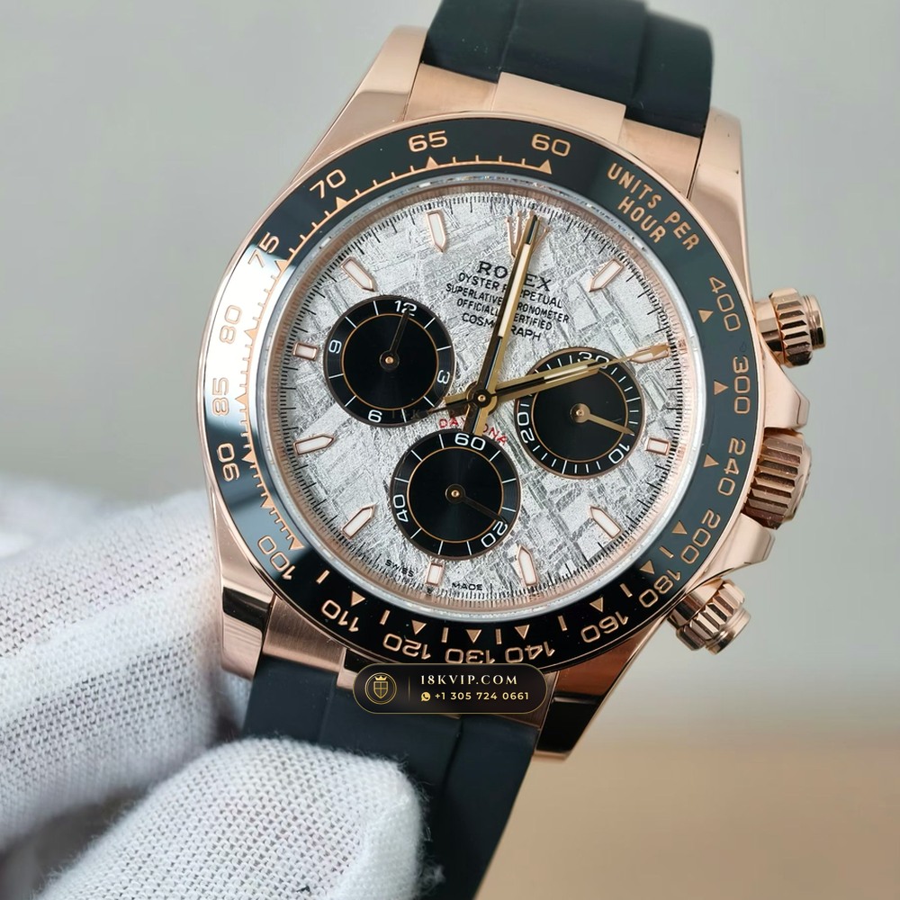 Rolex Cosmograph Daytona Gibeon Meteorite Dial 18K Everose Gold Ref. 126515 — Private Vault Edition — Studio Gallery Plate III in 18K Rose Gold Au750 (160.9g Verified Mass, Rolex Manufacture Cal. 4131 - 72h Power Reserve)