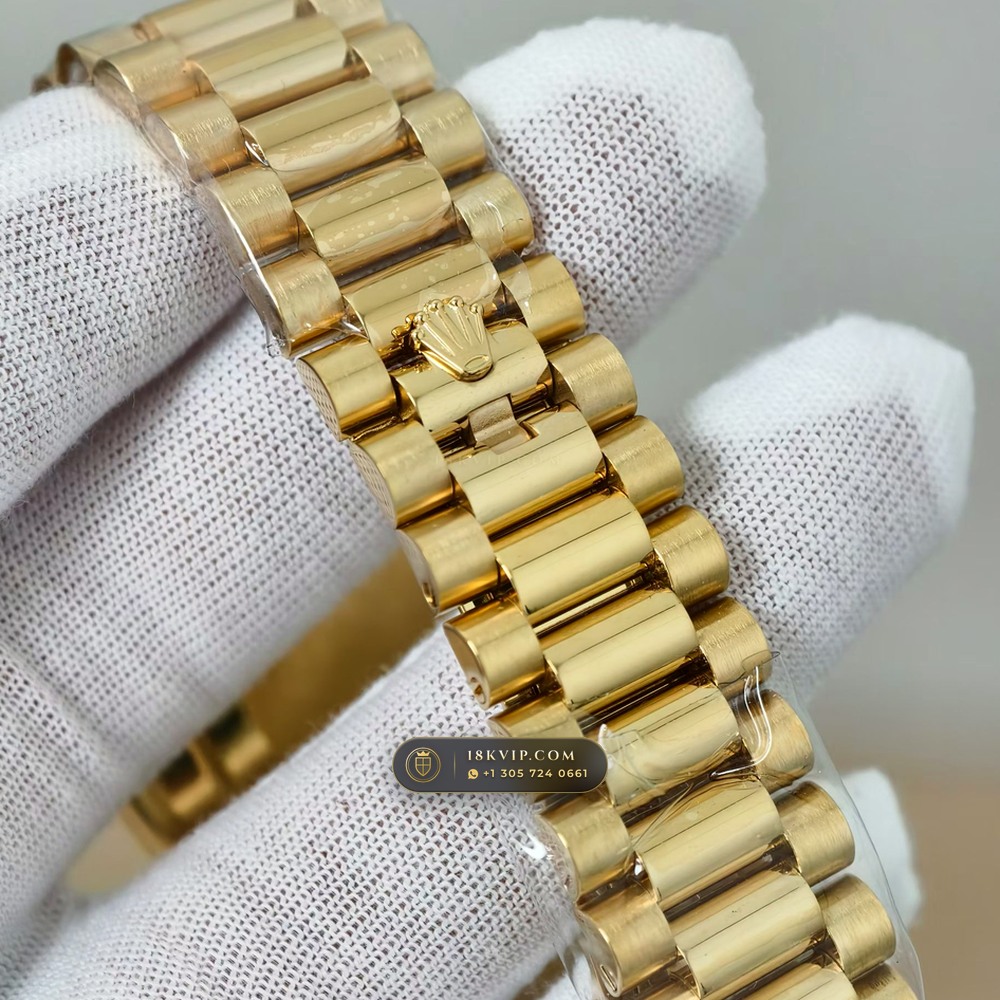 Rolex Day-Date 40 Iridescent Natural Mother-of-Pearl Dial Diamond-Set Bezel 18K Yellow Gold Ref. 228348RBR — Private Vault Edition — Studio Gallery Plate VI in 18K Yellow Gold Au750 (210.3g Verified Mass, Rolex Manufacture Cal. 3255 - 70h Power Reserve)