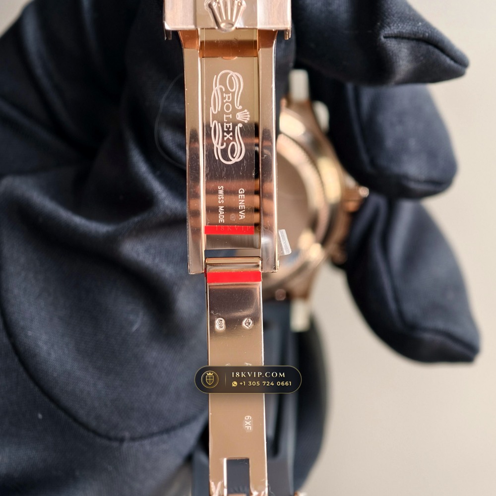 Rolex Cosmograph Daytona 18K Everose Gold Deep Crystal Optics Ref. 126515LN — Private Vault Edition — Studio Gallery Plate VII in 18K Rose Gold Au750 (160.1g Verified Mass, Rolex Manufacture Cal. 4131 - 72h Power Reserve)