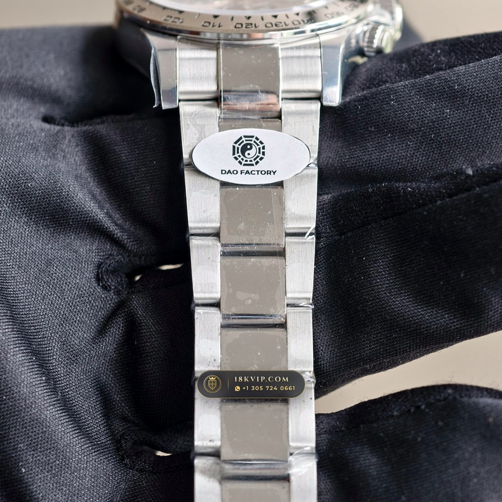 Rolex Cosmograph Daytona 18K White Gold Deep Crystal Optics Ref. 126509 — Private Vault Edition — Studio Gallery Plate VII in 18K White Gold Au750 (216.3g Verified Mass, Rolex Manufacture Cal. 4131 - 72h Power Reserve)