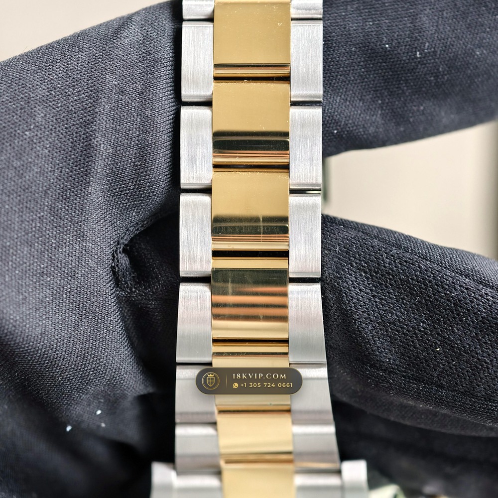 Rolex Submariner Date Ref. 126613LB — Private Vault Edition — Studio Gallery Plate VII in 904L Stainless Steel Custom Architecture (174.9g Verified Mass, Rolex Manufacture Cal. 3235 - 70h Power Reserve)