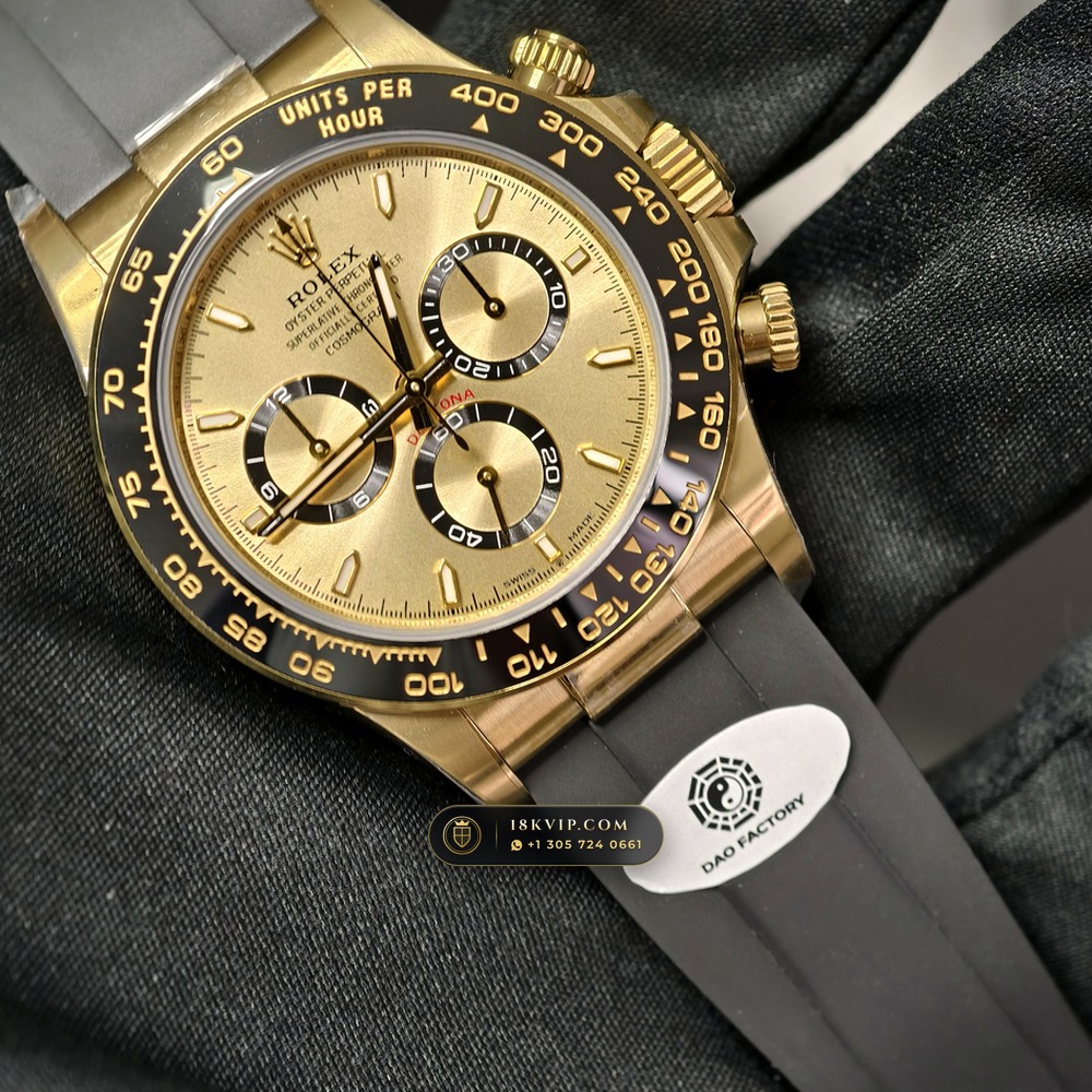 Rolex Cosmograph Daytona 18K Yellow Gold Deep Crystal Optics Ref. 126518LN — Private Vault Edition — Studio Gallery Plate II in 18K Yellow Gold Au750 (160.7g Verified Mass, Rolex Manufacture Cal. 4131 - 72h Power Reserve)