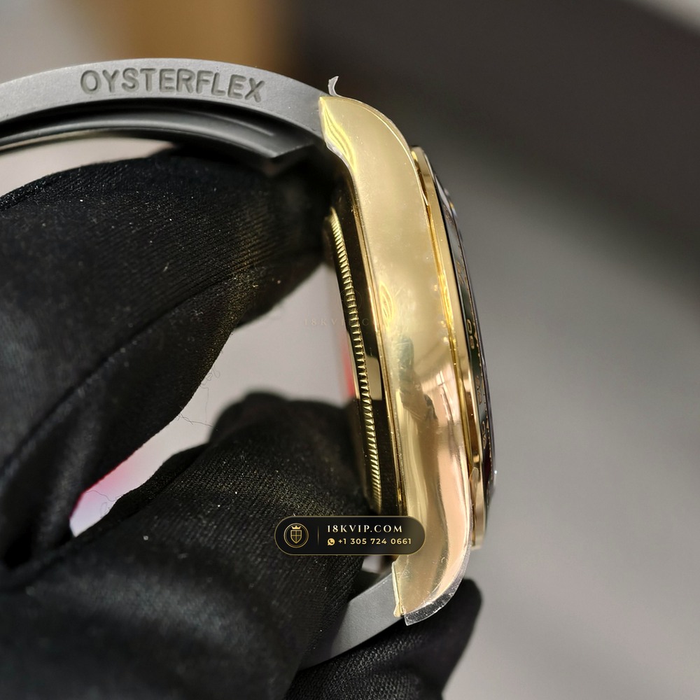 Rolex Cosmograph Daytona 18K Yellow Gold Deep Crystal Optics Ref. 126518LN — Private Vault Edition — Studio Gallery Plate V in 18K Yellow Gold Au750 (160.7g Verified Mass, Rolex Manufacture Cal. 4131 - 72h Power Reserve)