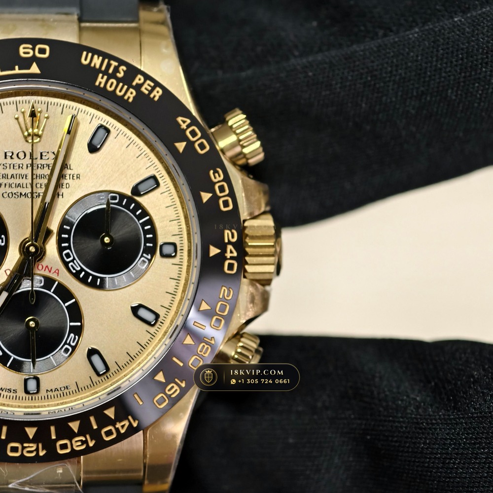 Rolex Cosmograph Daytona 18K Yellow Gold Deep Crystal Optics Ref. 116518LN — Private Vault Edition — Studio Gallery Plate IV in 18K Yellow Gold Au750 (160.7g Verified Mass, Rolex Manufacture Cal. 4130 - 72h Power Reserve)